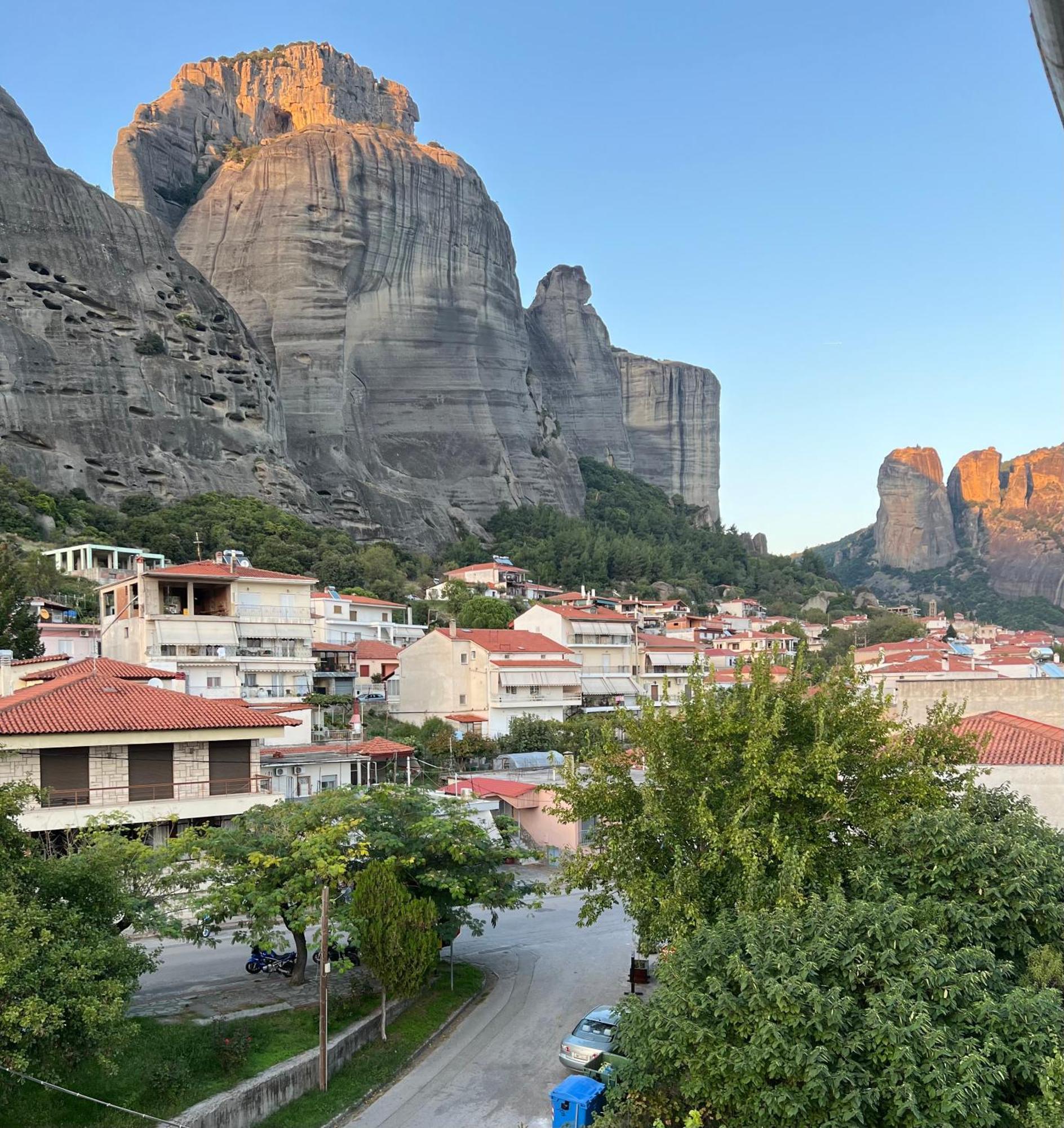 Grand View Suites Meteora Kalambaka Bagian luar foto
