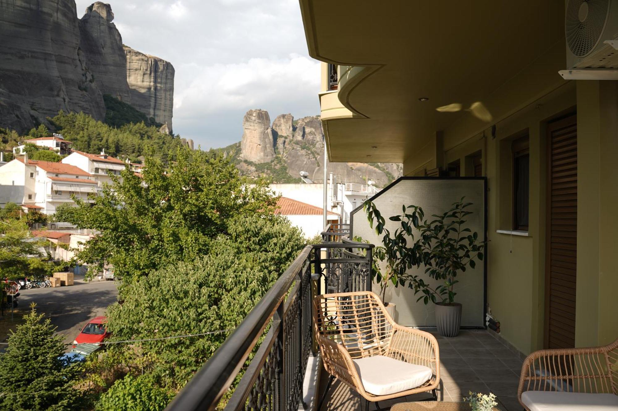 Grand View Suites Meteora Kalambaka Bagian luar foto